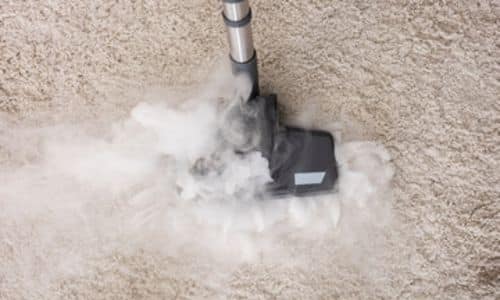 Aspiratore con trattamento a vapore per i tappeti della tua casa